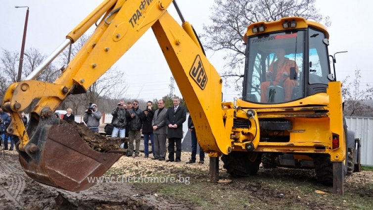 Започна строителството на първата къщичка за децата от социални домове