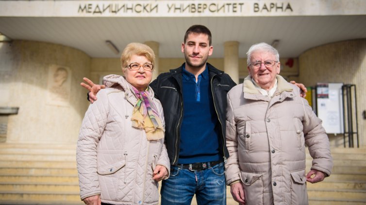Студент медик помогна за спасяването на човешки живот