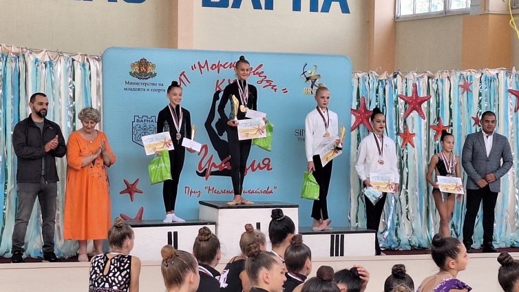 400 състезателки от 15 клуба в страната се пуснаха в турнира "Морски звезди" във Варна