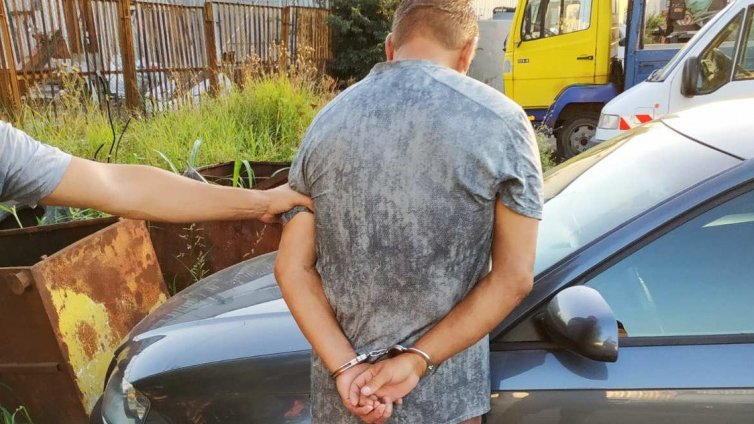 Младеж от Дългопол преспа в ареста
