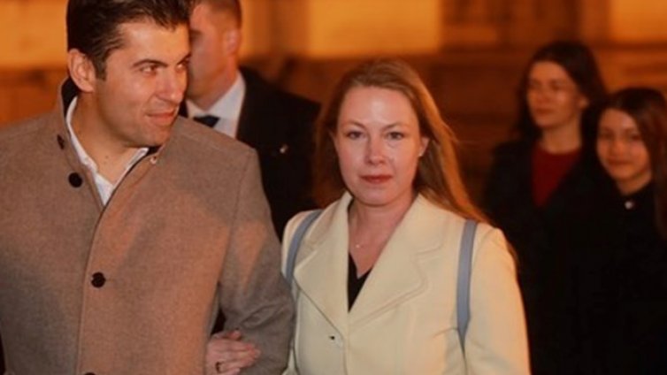 Съпругата на премиера честити Рождество Христово