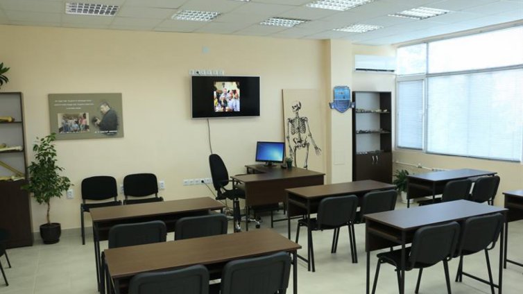 Откриха модерна учебна зала в ортопедията