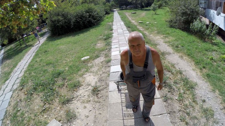 Майсторът Бай Илия: Някои казват, че съм луд да работя безплатно!