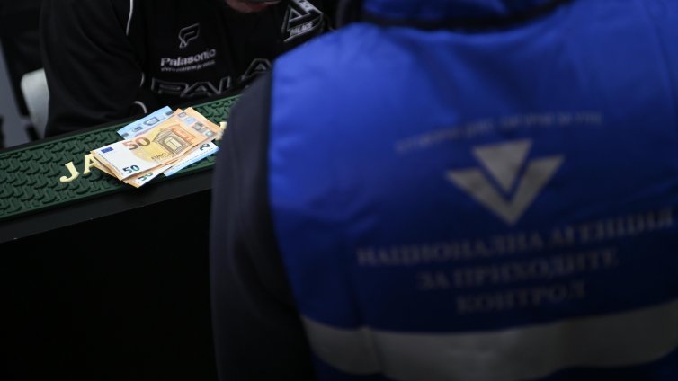 Глоби за над 20 000 евро наложи НАП-Варна заради еврото 
