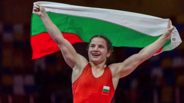 Биляна Дудова не пощади никого и отново стъпи на европейския връх
