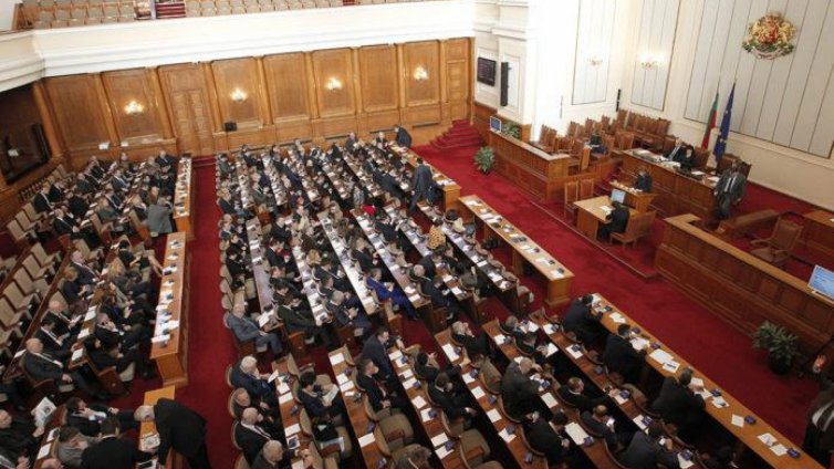 В името на здравето: Депутат иска термокамери в НС