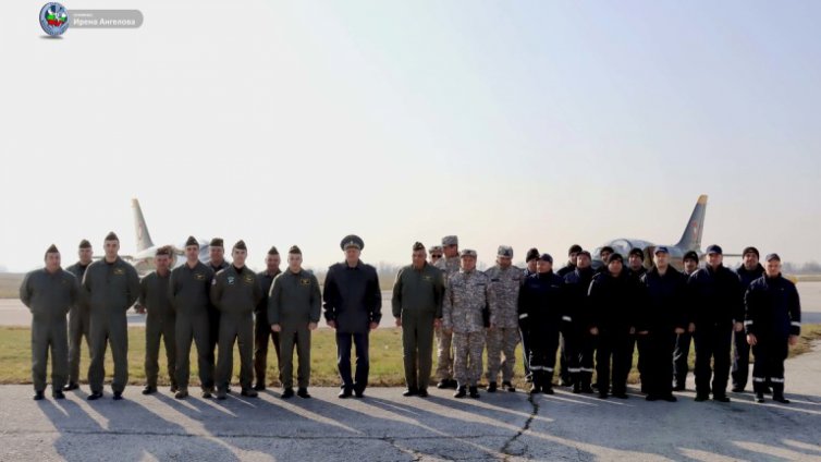 Започна обучението на пилотите за новите изтребители F-16