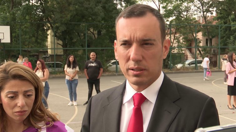 Васил Терзиев предлага учениците да започват деня с гимнастика или танци