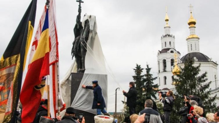 В Русия бе открит първият паметник на Иван Грозни