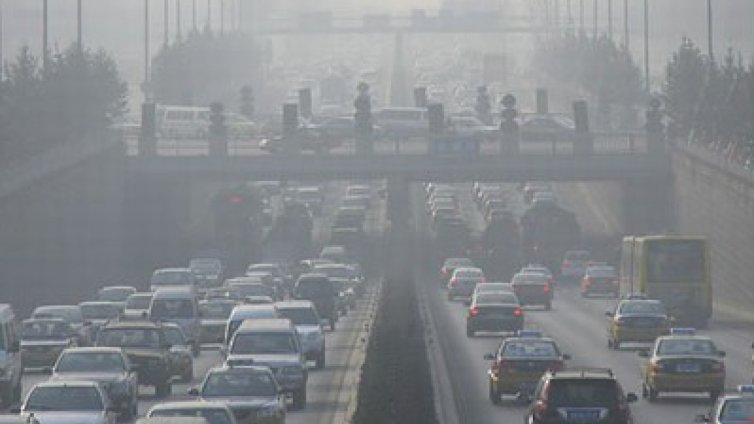 Въздухът в София отново е с опасни нива на замърсяване