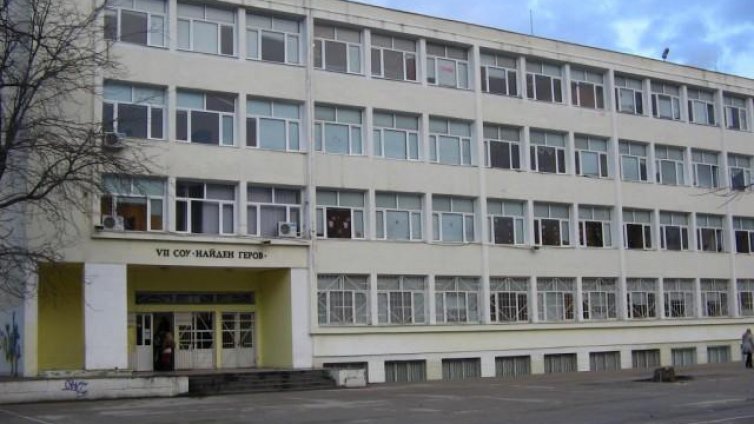 До месец започват мащабните ремонти в училища във Варна, финансирани с европари