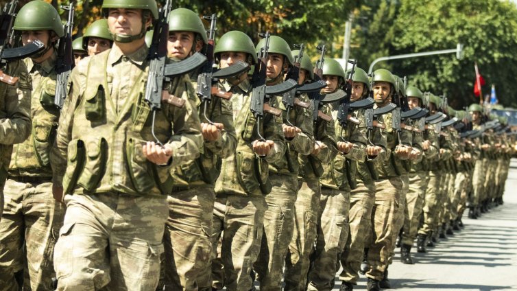 Кой иска да стане войник? Армията търси спешно кадри
