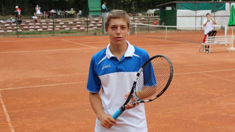 Варненец посяга към титла в тениса