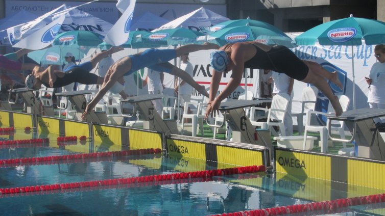 Над 300 плувци стартираха на Black Sea Cup