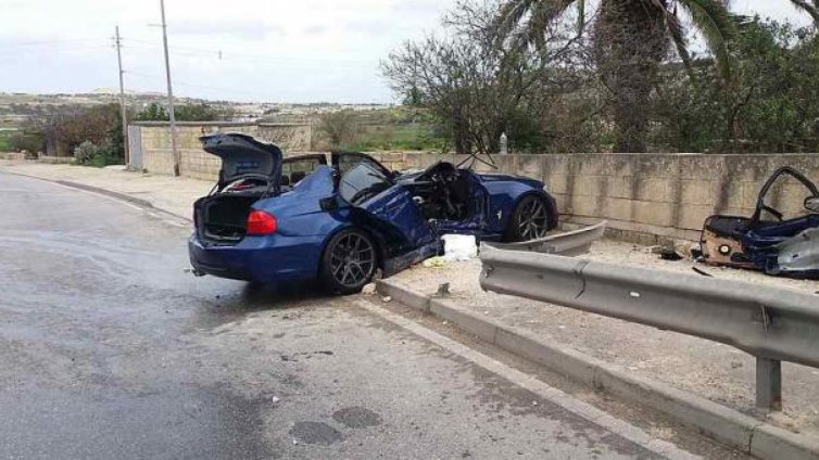 Тийнейджър изхвърча на ляв завой с БМВ край Варна, потроши четирима