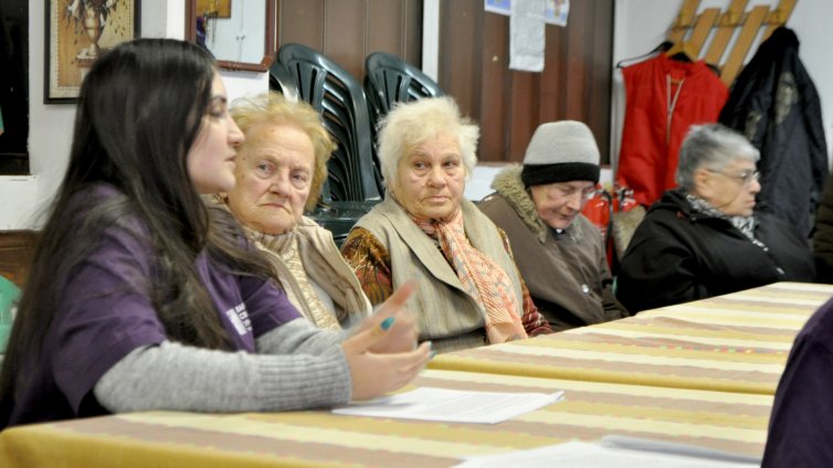 Пенсионерка посвети стихотворение на  ало измамите