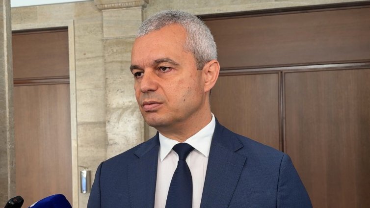 Костадинов: Радев се крие зад колективната безотговорност, докато търгува с държавата