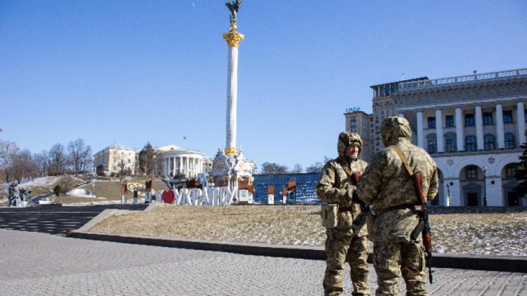 САЩ неофициално са поискали от властите в Киев да покажат, че са отворени за преговори с Москва