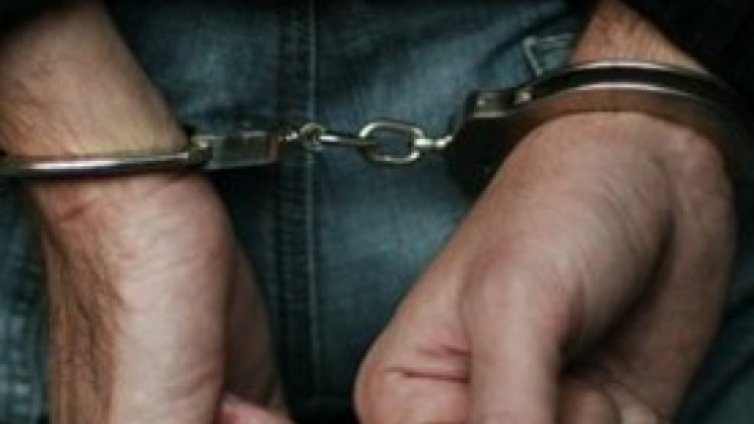 Двама полицаи са заловени с пари и наркотици при сключване на сделка