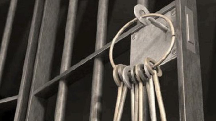 Задържаха под стража обвиняем за телефонна измама