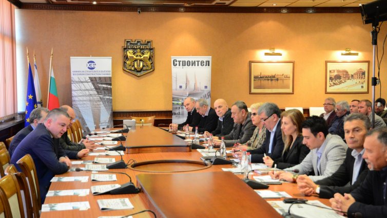 Кметът на Варна Иван Портних се срещна с представители на Камарата на строителите