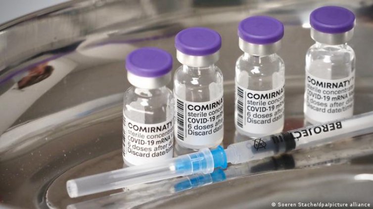 Опасни ли са наночастиците в ковид ваксините на Moderna и Pfizer?