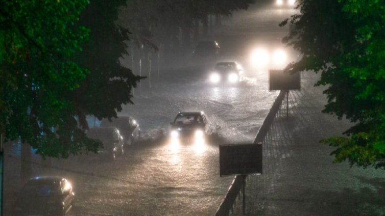 120 л на кв.м се изляха над Добрич