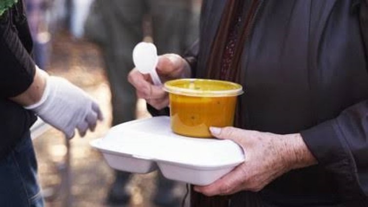 Осигуряват безплатен обяд за близо 2000 жители във Варненско