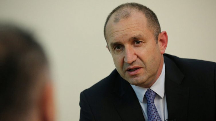Радев с остри критики, поиска радикална промяна на властта
