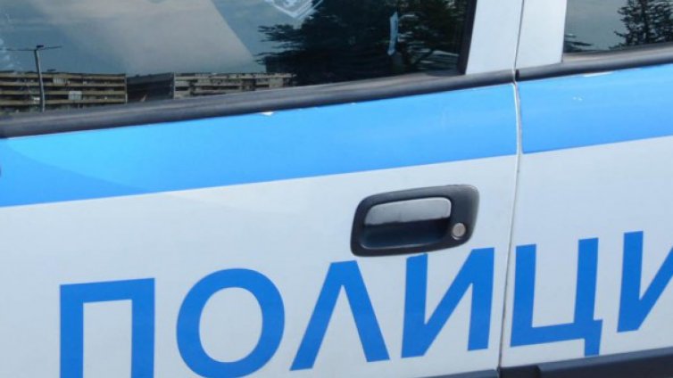 Инкасо автомобил катастрофира в търговищко