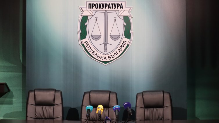 Задържаха мъж от град Девня, заплашил да убие жената, с която живее 