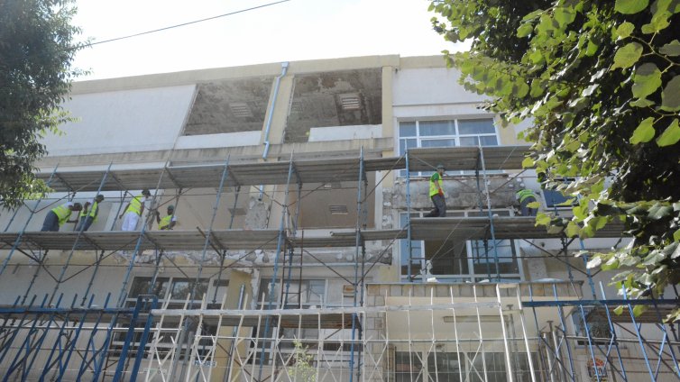 Ремонтът на НУ „Васил Левски“ ще завърши до февруари