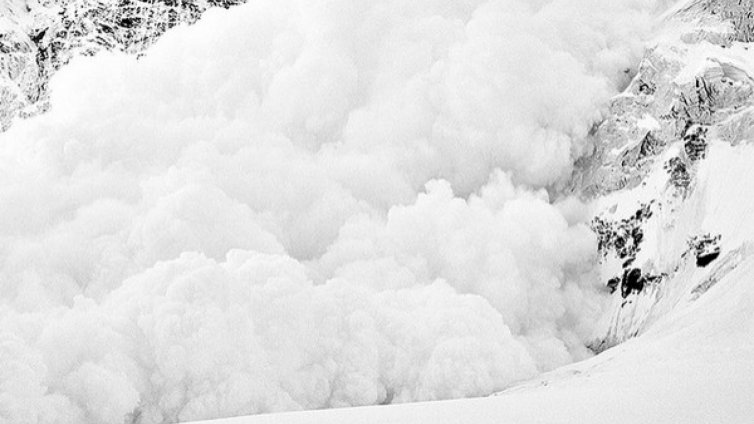 Лавина затрупа хора на Витоша, тече спасителна акция