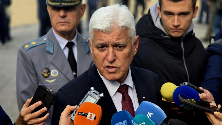 Стоянов: Самолетът &bdquo;Посейдон&ldquo;, кацнал във Варна, ще изпълнява мисии докато е необходимо