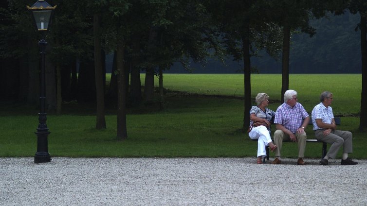 Намалява смъртността и раждаемостта у нас, расте продължителността на живота