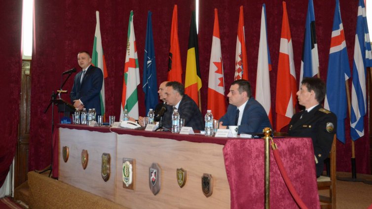 Кметът Иван Портних представи приоритетите на Варна пред командния състав на ВМС