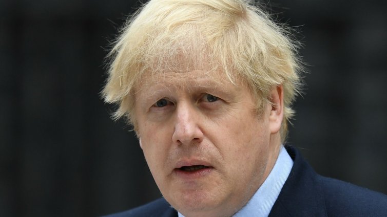 Борис Джонсън минава в самоизолация