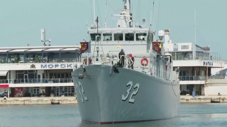 Специален робот извадил черната кутия от разбилия се МиГ (Видео)