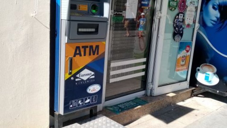 "Скъпи" банкомати се появиха по морето
