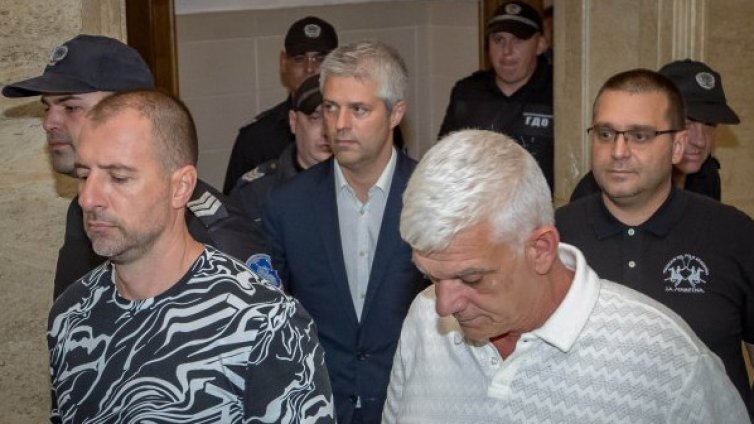 Коцев и двамата съветници от Варна остават в ареста