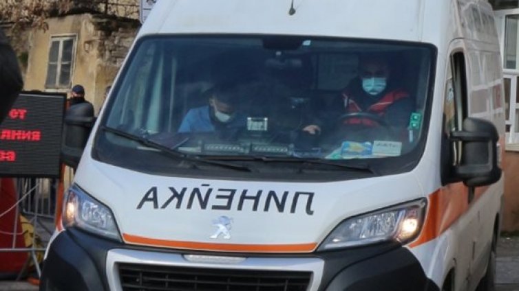 Намушкаха с нож момиче в подлез в София
