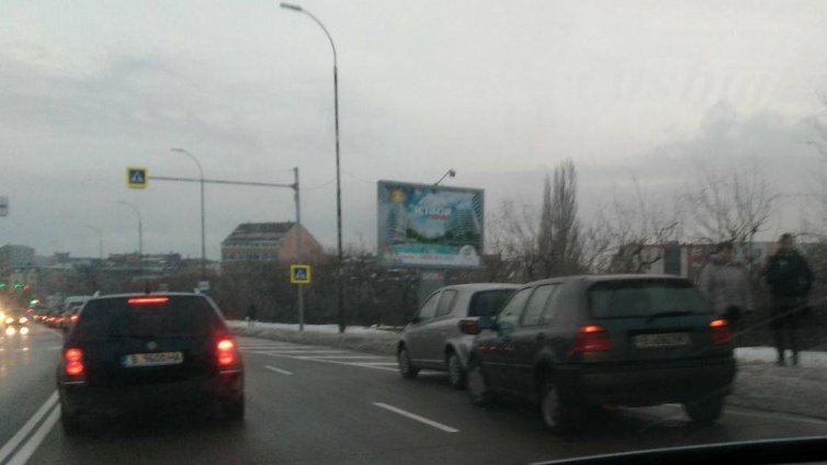 Катастрофа затруднява движението по бул. „Цар Освободител”