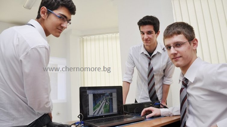 Учениците, спечелили конкурса на НАСА, остават без награда?