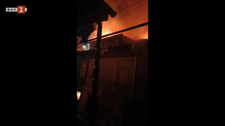 Трима загинаха при пожар в столицата