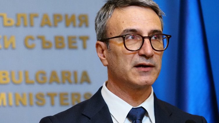 Министър Трайков: Високите сметки за ток са заради по-голямо потребление