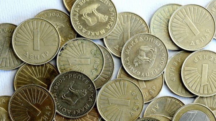 Вдигат минималната заплата в Северна Македония до 464 лева