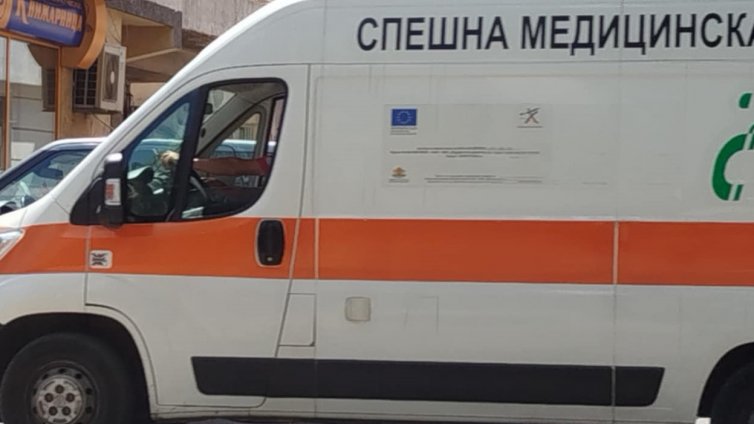 Пациенти пребиха фелдшер