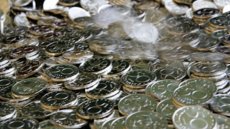 Данък "лихва" остава 8%. Засега