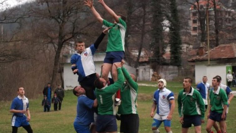 Ръгбистите на „Варна” загубиха от шампиона