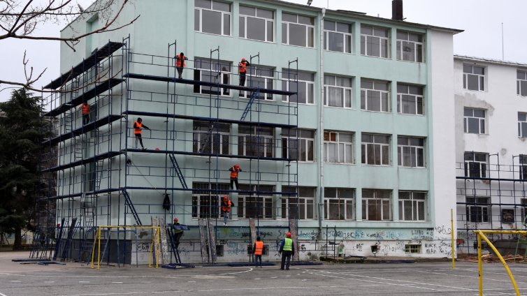 Ремонтират 7 училища и 3 детски градини във Варна за над 16 млн. лв.